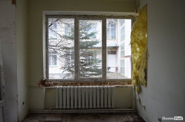 У Луцьку на місці пенсійного фонду відновлюють дитсадок. ФОТО