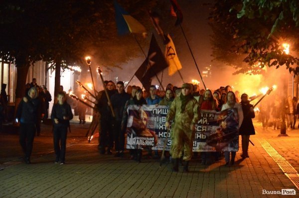 Смолоскипна хода у Луцьку. ФОТО