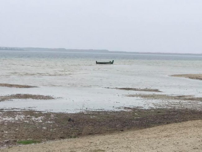 Голова Волинської облради показала, як Світязь наповнюється водою 