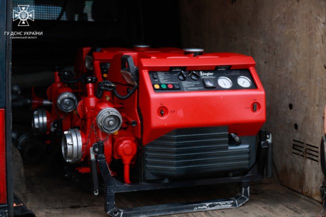 Волинські рятувальники отримали пожежно-технічне обладнання від благодійників з Німеччини