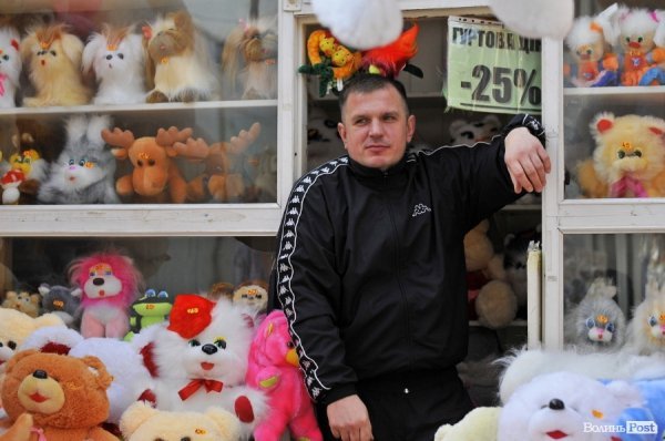 Завокзальний ринок. БУДНІ МІСТА