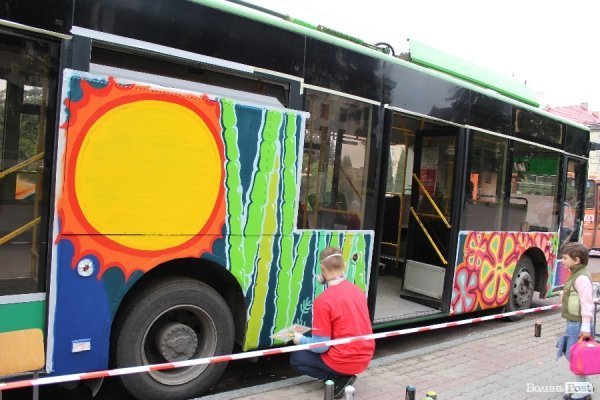 Луцьком курсуватиме позитивний тролейбус. ФОТО