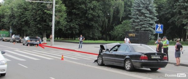 Ось на таку відстань віднесло автомобіль Дмитра Гершензона після удару
