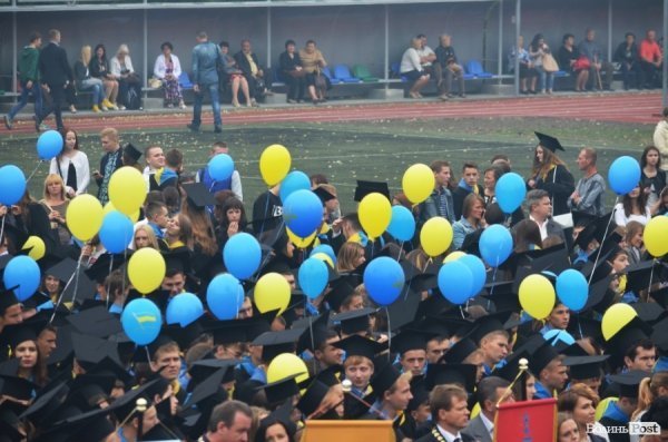 Фотопогляд: посвята в студенти першокурсників СНУ