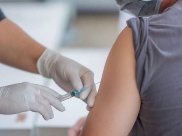 Ляшко розповів, як освітянам записатися на вакцинацію