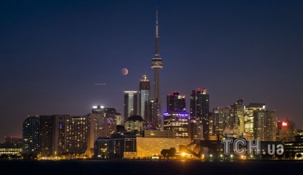 Земляни побачили  «кривавий місяць». ФОТО