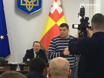 Коли емоції б'ють через край: депутат штовхнув активіста у Луцькій міськраді