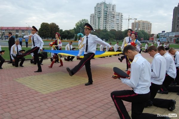 У День Прапора губернатор Волині говорив про місце України в Європі. ФОТО