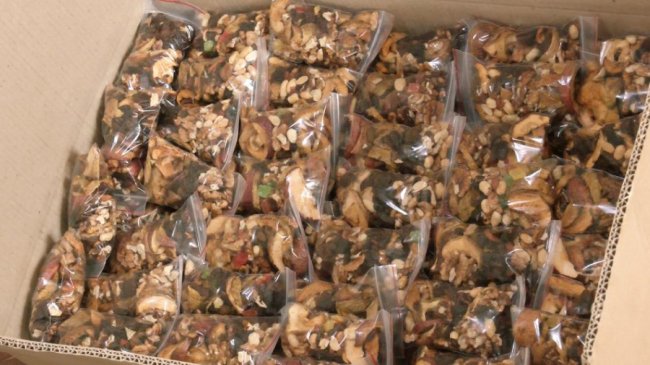 Луцькі волонтери передали військовим на фронт майже 19 тисяч наборів їжі. ФОТО. ВІДЕО