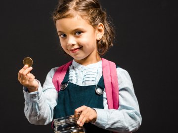 Розповіли, як оформити податкову знижку на навчання дитини