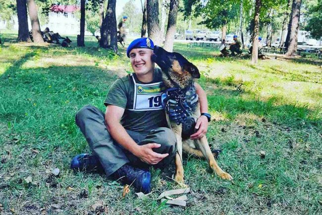 Луцький нацгвардієць з собакою-напарником крокуватимуть на параді до Дня незалежності. ФОТО