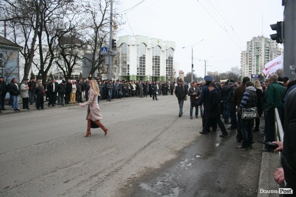 «Вставай, Україно» у Луцьку: обличчя протесту. ФОТО