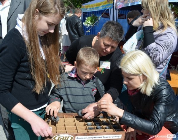 У центрі Луцька – виставка талантів зі всієї області. ФОТО 