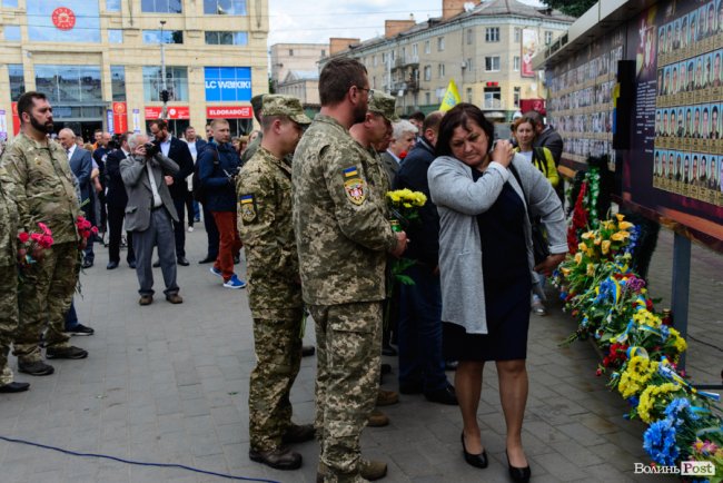 У Луцьку вшанували загиблих під Волновахою. ФОТО