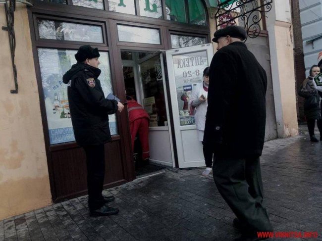 У Вінниці в тролейбуса лопнуло колесо: постраждало троє людей. ФОТО