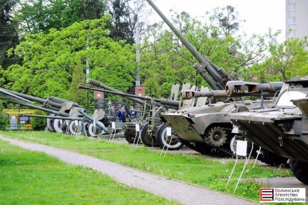У музеї військової техніки відбулося відкриття оновленої стели Героїв Радянського Союзу. ФОТО