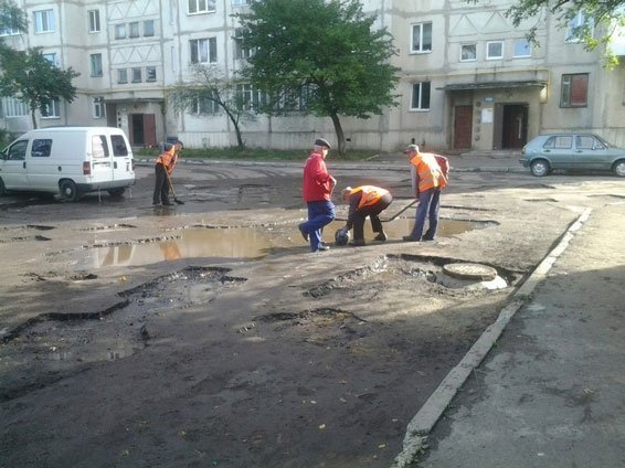 І сміх, і гріх: як у Ковелі проводять ямковий ремонт. ФОТО