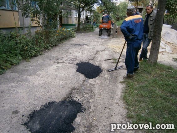 І сміх, і гріх: як у Ковелі проводять ямковий ремонт. ФОТО