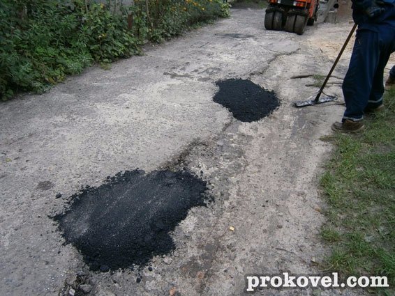 І сміх, і гріх: як у Ковелі проводять ямковий ремонт. ФОТО