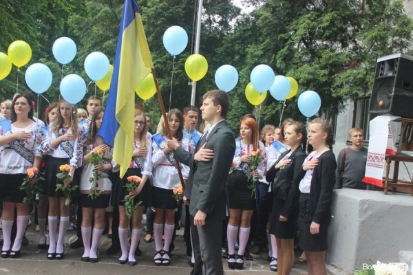 «Губернаторський» останній дзвінок у Луцьку. ФОТО 