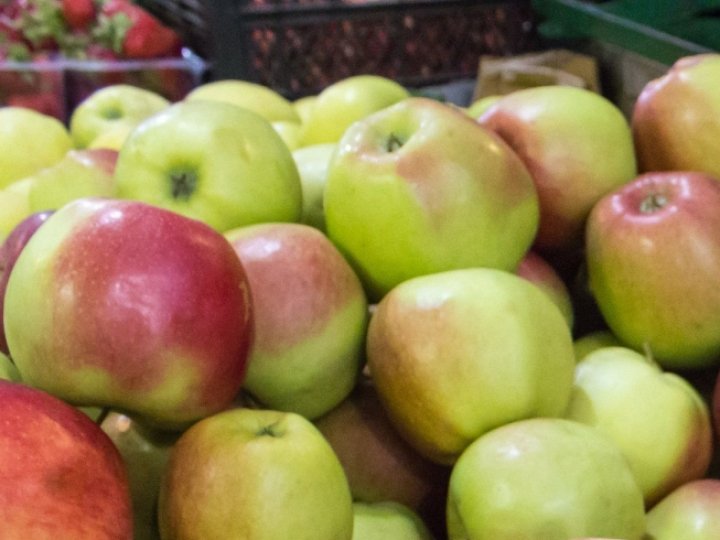 На луцьких ринках з'явилися яблука: яка ціна