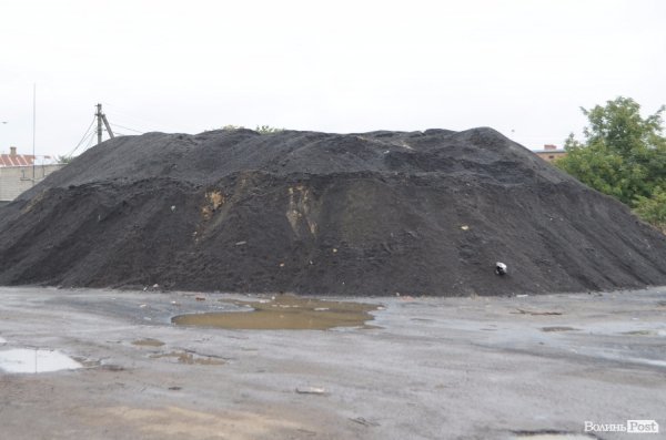 До Луцька їдуть ще два вагони солі. ФОТО