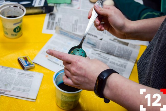 Як оригінально розмалювати великодні яйця: майстер-класи від лучанок