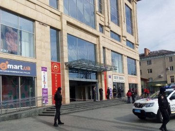Із луцького ЦУМу евакуйовують людей: у чому причина