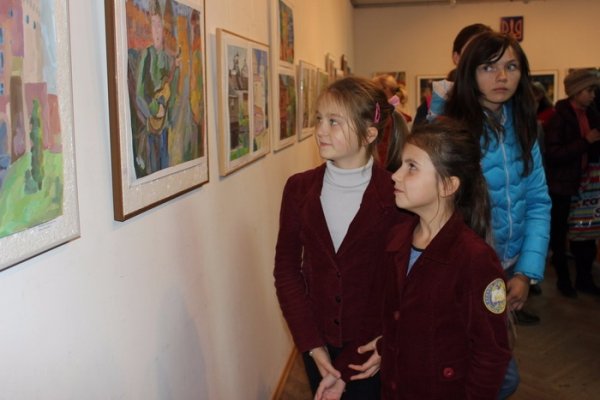 Юні художники показали на картинах неповторну красу Луцька. ФОТО