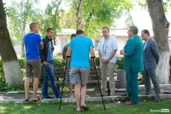 Мер Львова зустрівся з пораненими волинськими бійцями. ФОТО