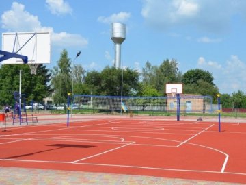 У селі  під Луцьком відкрили надсучасний стадіон. ФОТО