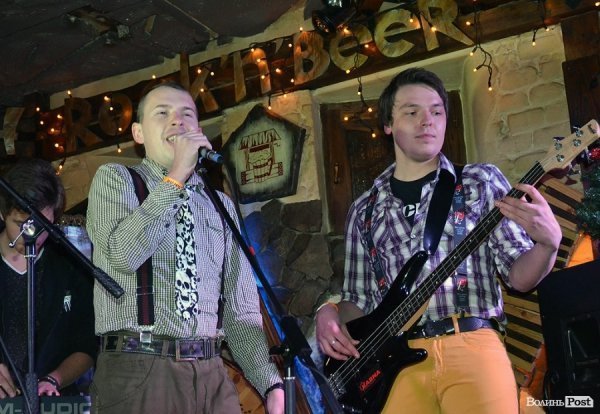 Луцькі музиканти влаштували рок-вечорниці. ФОТО