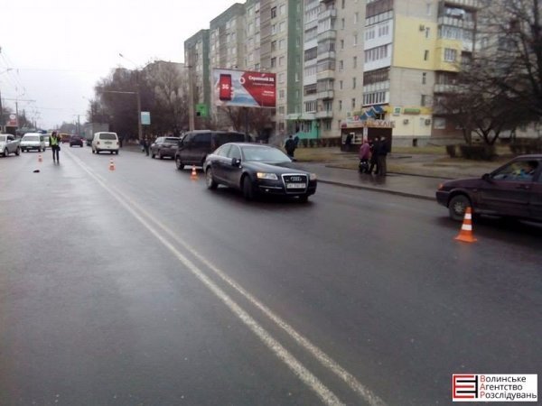 У Луцьку пішохід потрапив під колеса «Ауді». ФОТО
