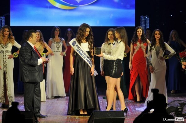 «Міс принцеса України»: Киянка перемогла в конкурсі краси в Луцьку