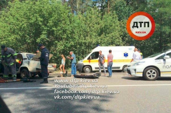 Масштабна ДТП у Києві: 6 людей постраждали. ФОТО