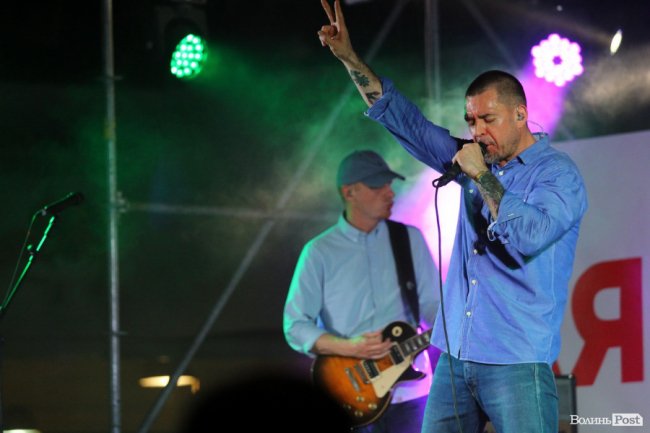 Як це було: фото грандіозного концерту «Ляпис 98» у «ПортCity»