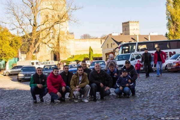 «Mercedes-тусовка» в Луцьку. ФОТО 