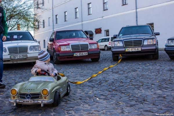 «Mercedes-тусовка» в Луцьку. ФОТО 