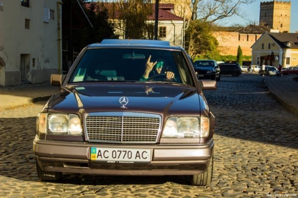 «Mercedes-тусовка» в Луцьку. ФОТО 