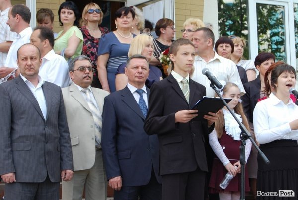 У Луцьку – останній дзвінок для 11-х класів