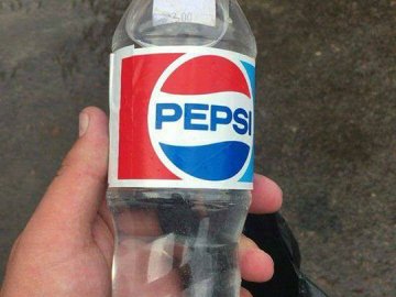 У Луцьку зловили порушницю-рецидивістку, яка продавала підроблений алкоголь