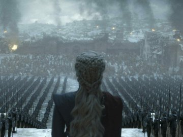 Волинянка зіграла саундрек з «Гри престолів» у замках України. ВІДЕО