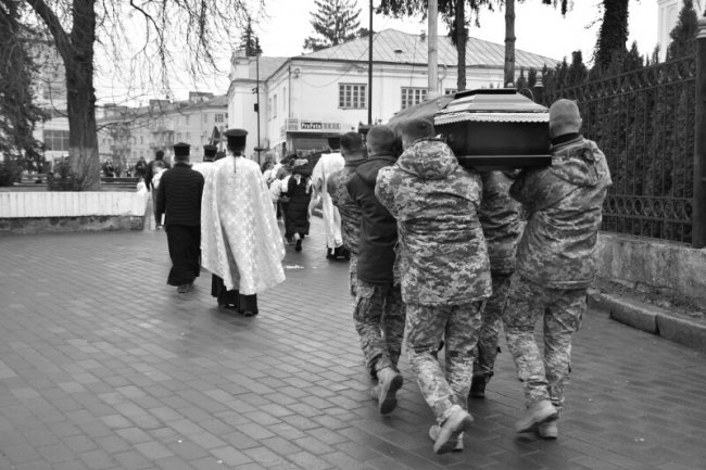 У Луцькій громаді провели в останню дорогу захисника України Андрія Пундора