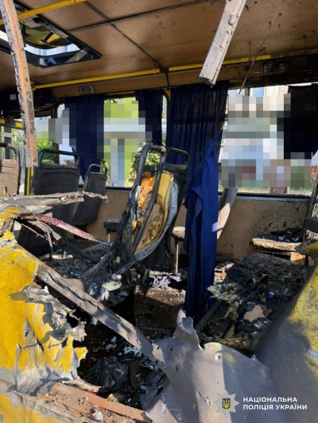 У Херсоні росіяни вбили 18-річну дівчину ударом дрона по маршрутці