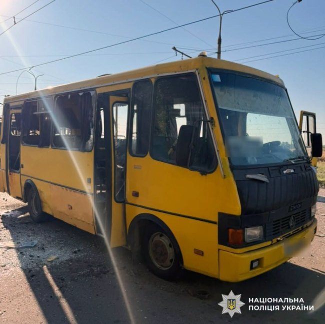 У Херсоні росіяни вбили 18-річну дівчину ударом дрона по маршрутці