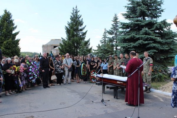 Луцьк попрощався із героєм АТО. ФОТО
