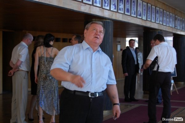 В залі був депутат Петро Пронь і когось гукав 