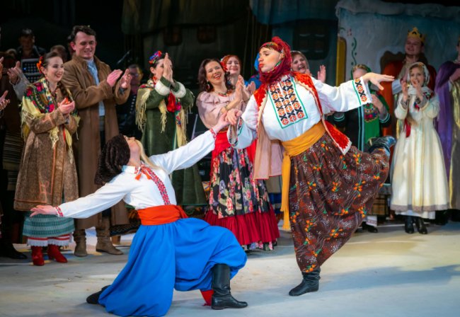 Зимові свята завжди приносять з собою Вертеп: чим дивуватимуть у Волинському драмтеатрі 4 – 5 січня 