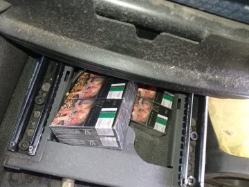 Через волинський кордон хотіли перевезти контрабанду у вантажівках. ФОТО