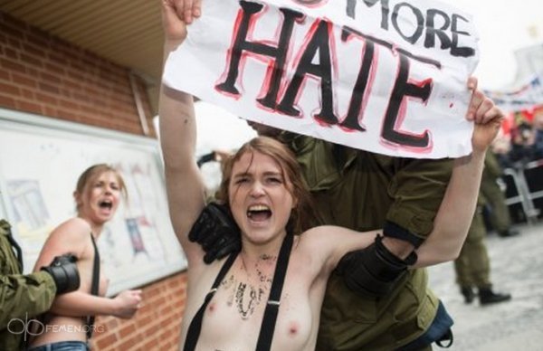 FEMEN влаштували антифашистський мітинг у Берліні. ФОТО